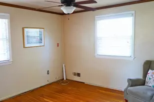8301 Legation Rd, Hyattsville, MD 20784 - Photo 10