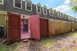1732 Village Green Dr, Landover, MD 20785 - Photo 12