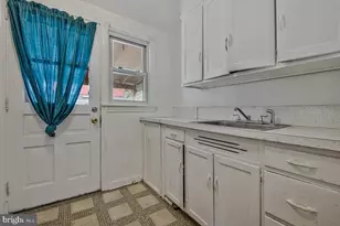 3518 Longfellow St, Hyattsville, MD 20782 - Photo 8