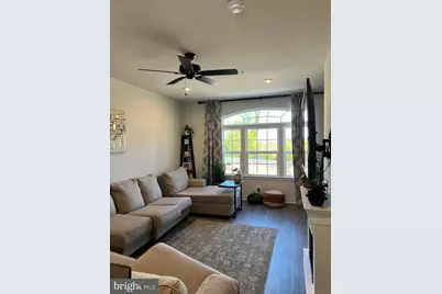 4915 Crest View Drive, Hyattsville, MD 20782 - Photo 4