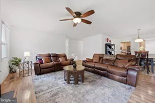 12847 Holiday Ln, Bowie, MD 20716 - Photo 4