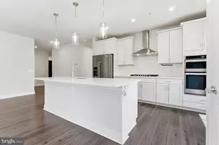 102 St Ives Pl, Oxon Hill, MD 20745 - Photo 2