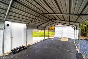 5918 Robin Ln, Suitland, MD 20746 - Photo 36