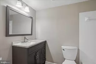 7806 Hanover Pkwy, Greenbelt, MD 20770 - Photo 10