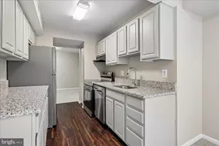 7806 Hanover Pkwy, Greenbelt, MD 20770 - Photo 6