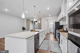 1202 Patuxent Greens Dr, Laurel, MD 20708 - Photo 14