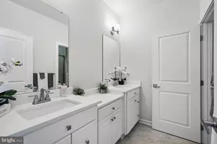 1202 Patuxent Greens Dr, Laurel, MD 20708 - Photo 20