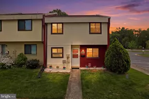 8642 Brae Brooke Dr, Lanham, MD 20706 - Photo 4