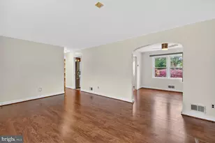 3804 Hemlock Pl, Temple Hills, MD 20748 - Photo 4