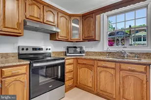 14105 Westholme Ct, Bowie, MD 20715 - Photo 16