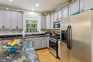 16104 Arrowroot Ct, Bowie, MD 20716 - Photo 2
