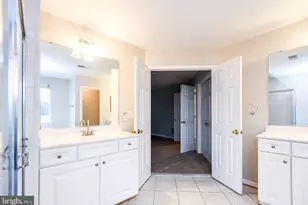 3802 Cedar Dr, Suitland, MD 20746 - Photo 4
