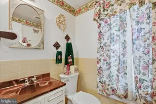 1209 Shady Glen Dr, District Heights, MD 20747 - Photo 14
