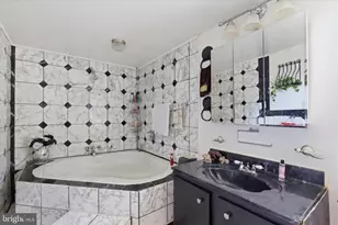 1209 Shady Glen Dr, District Heights, MD 20747 - Photo 30