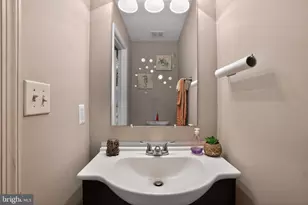 7102 Flag Harbor Dr, District Heights, MD 20747 - Photo 32
