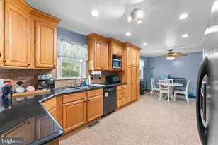 7900 Oland Ct, Hyattsville, MD 20784 - Photo 14