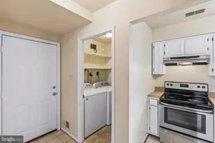 14947 Cherrywood Dr, Laurel, MD 20707 - Photo 2