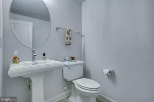 518 Triggerfish Dr, Oxon Hill, MD 20745 - Photo 14