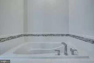 518 Triggerfish Dr, Oxon Hill, MD 20745 - Photo 18