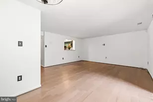 15413 N Oak Ct, Bowie, MD 20716 - Photo 4