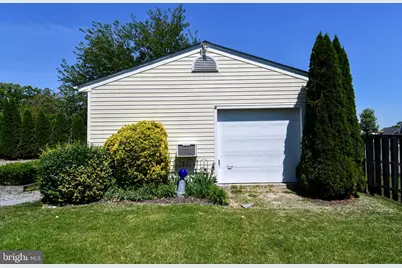 7011 Old Sandy Spring Road, Laurel, MD 20707 - Photo 32