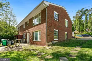 309 Cedar Ridge Dr, Oxon Hill, MD 20745 - Photo 2