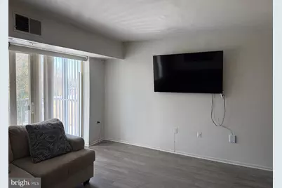 5215 Newton Street #302, Bladensburg, MD 20710 - Photo 4