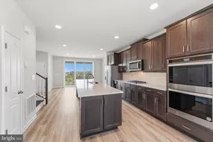 1049 Highpoint Trl, Laurel, MD 20707 - Photo 16