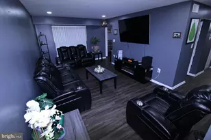 7806 Hanover Pkwy, Greenbelt, MD 20770 - Photo 2