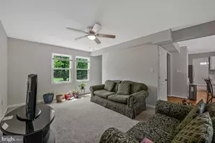 2404 Old Brooks Dr, Suitland, MD 20746 - Photo 16