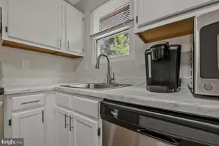2404 Old Brooks Dr, Suitland, MD 20746 - Photo 12