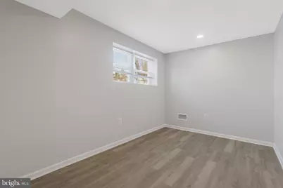 5004 Roanoke Place, College Park, MD 20740 - Photo 6