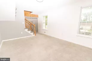 2103 Willowtree Ln, Temple Hills, MD 20748 - Photo 8