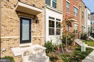 2703 Chelsea Willows Wy, Hyattsville, MD 20782 - Photo 2