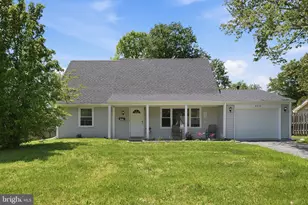 4412 Orangewood Ln, Bowie, MD 20715 - Photo 2