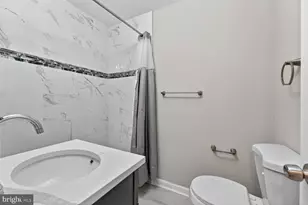 529 Wilson Bridge Dr, Oxon Hill, MD 20745 - Photo 10