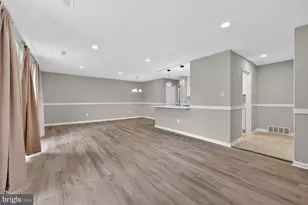 529 Wilson Bridge Dr, Oxon Hill, MD 20745 - Photo 2