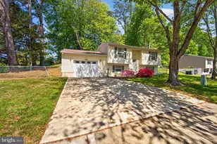 10702 Hollaway Dr, Upper Marlboro, MD 20772 - Photo 2