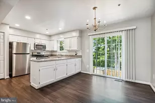 1652 Willowwood Ct, Hyattsville, MD 20785 - Photo 4
