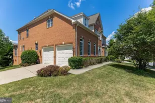 2615 Galeshead Dr, Upper Marlboro, MD 20774 - Photo 2
