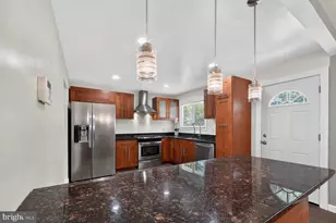 5506 Helmont Dr, Oxon Hill, MD 20745 - Photo 2