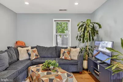 817 57th Place, Fairmount Heights, MD 20743 - Photo 4
