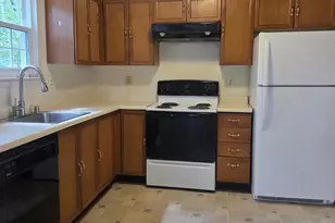 7212 Lost Spring Ct, Lanham, MD 20706 - Photo 4