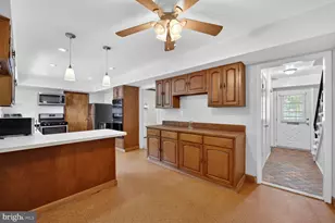 2922 Barrister Ln, Bowie, MD 20715 - Photo 10