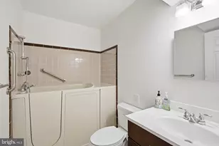 9008 Acredale Ct, College Park, MD 20740 - Photo 22