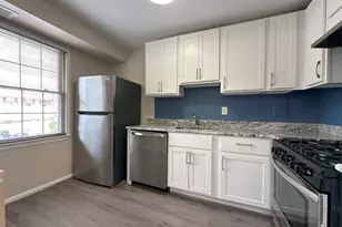 6018 Westchester Park Dr, College Park, MD 20740 - Photo 4