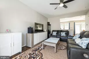 4004 Meadow Trail Ln, Hyattsville, MD 20784 - Photo 6