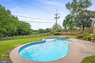 12227 Foxhill Ln, Bowie, MD 20715 - Photo 34
