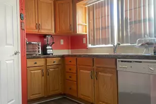 9412 Firtree Park St, Capitol Heights, MD 20743 - Photo 10