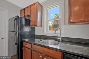 5007 Somerset Rd, Riverdale, MD 20737 - Photo 10